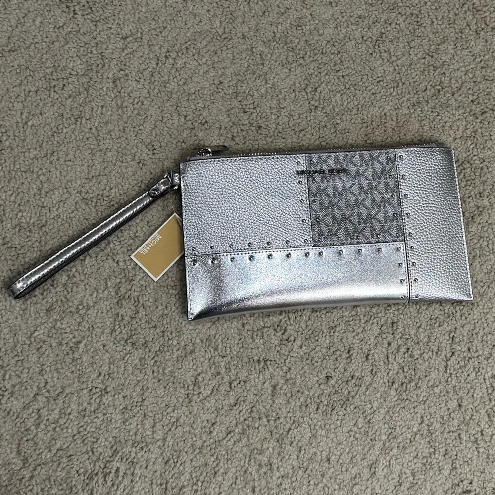 NWT Michael Kors Jet Set Travel Large Studded Metallic Silver Patchwork Wristlet